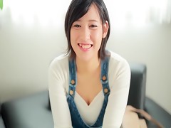 约炮20歳甜美G奶妹子 笑起来好可爱啊 简直让人不忍下手